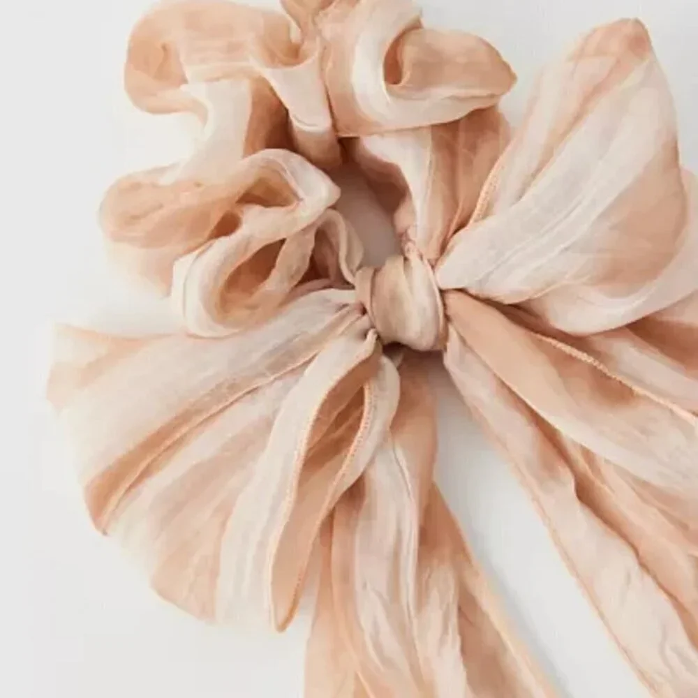 NWT Urban Outfitters Long Bow Pink Crinkle Scrunchie
